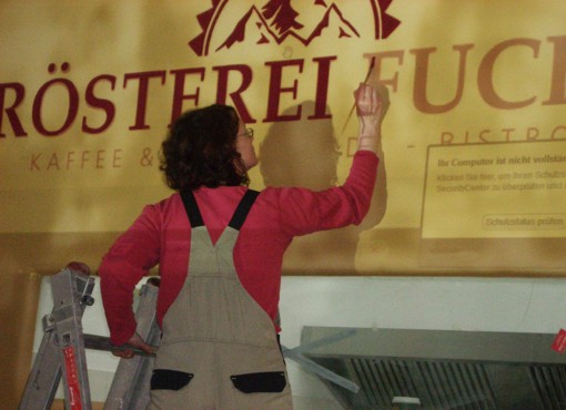 Schrift Malerei auf Lehmwand, Kaffeerösterei Fuchs, Schwerin