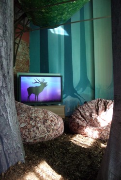 Wandmalerei: Buchenwald im Morgennebel, Ausf&uuml;hrung, Ausstellung: Erlebniswelt Natur in Mecklenburg-Vorpommern, im Warmhaus, BUGA 2009, Schwerin