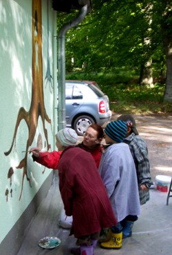 Fassadenmalerei: Kita Wandgestaltung