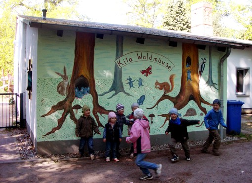 Fassadenmalerei: Kita Waldm&auml;use
