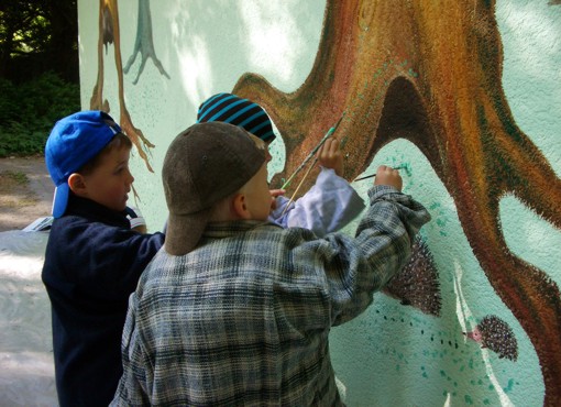 Fassadenmalerei: Wandbemalung durch Kinder