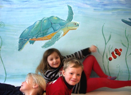 Fassadenmalerei: Meeresschildkröte, Kita Marienkäfer